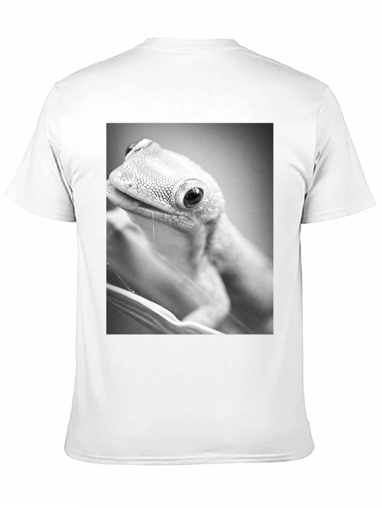Gecko Print T-Shirt: Cool Reptile Graphic Tee