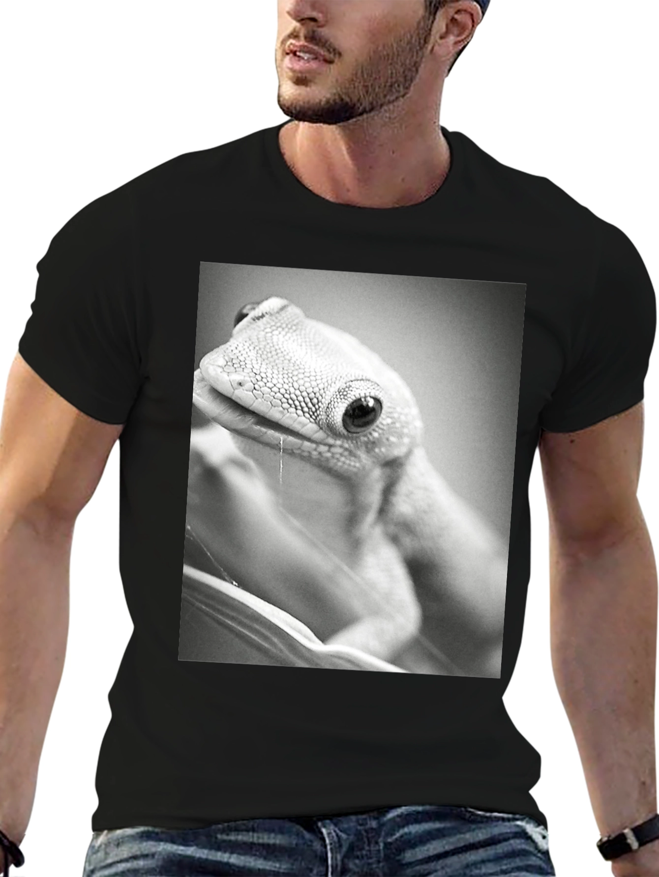 Gecko Print T-Shirt: Cool Reptile Graphic Tee
