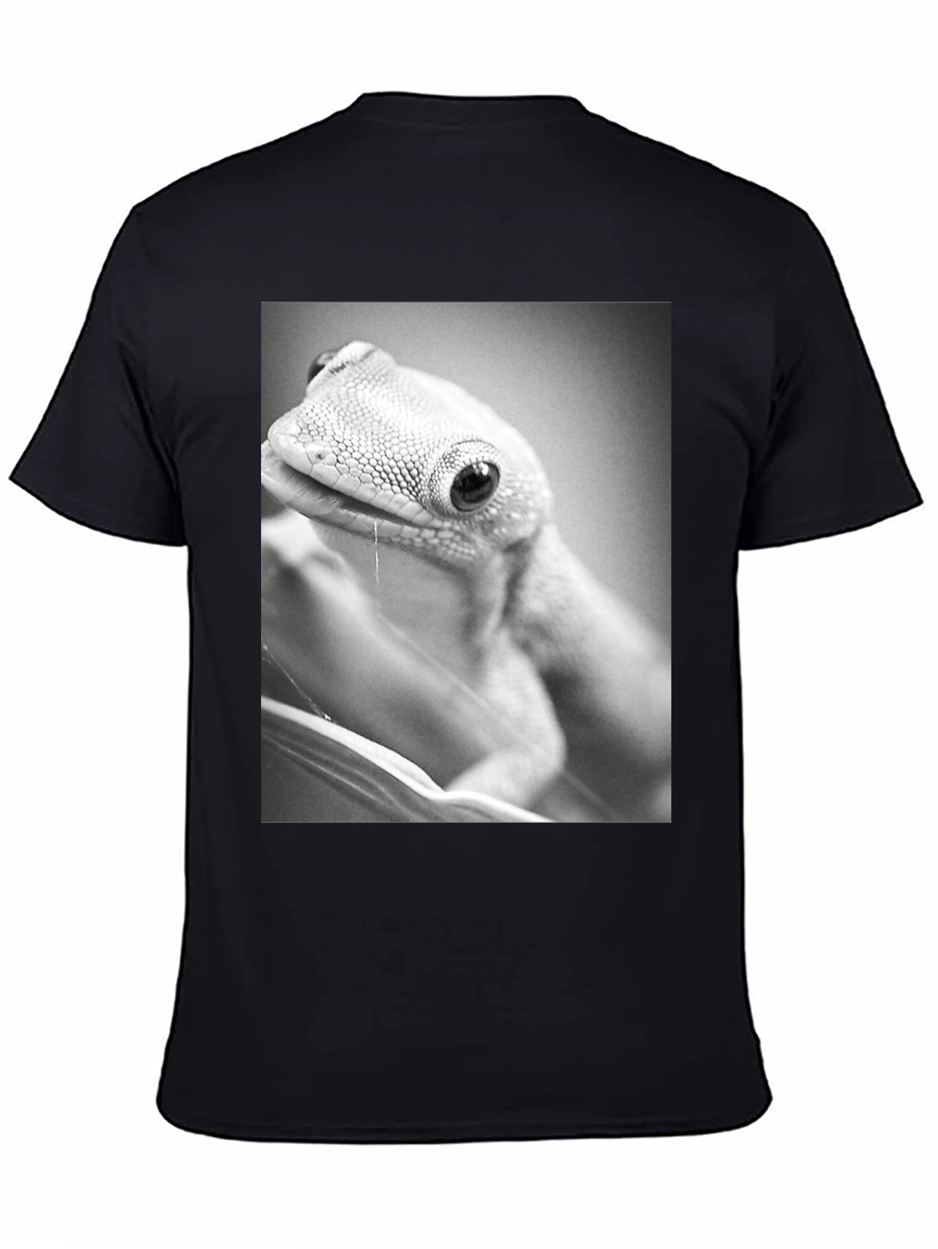 Gecko Print T-Shirt: Cool Reptile Graphic Tee