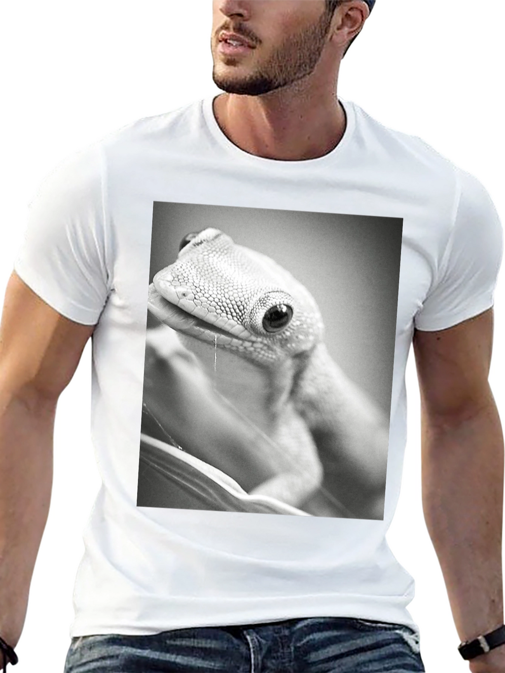 Gecko Print T-Shirt: Cool Reptile Graphic Tee