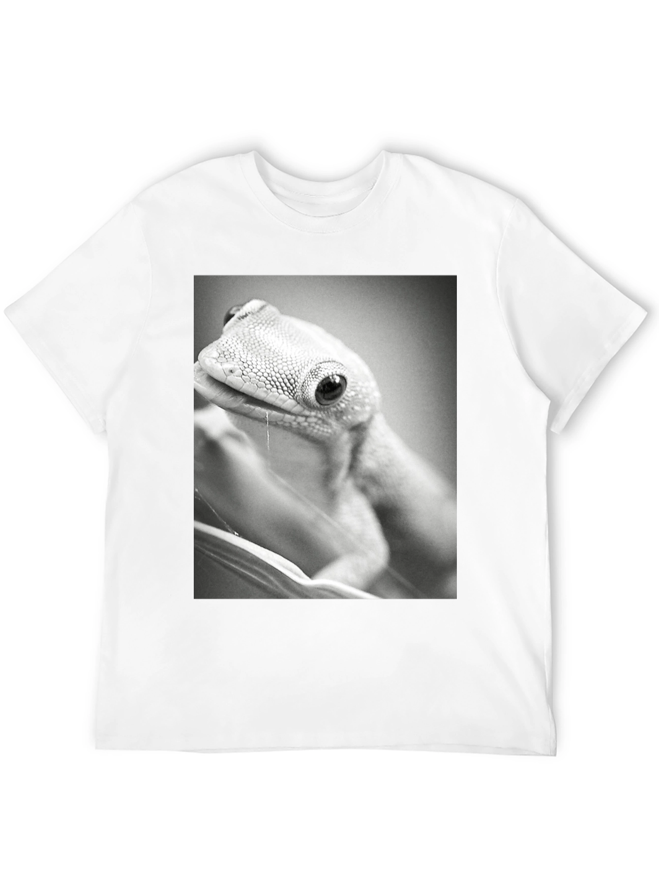 Gecko Print T-Shirt: Cool Reptile Graphic Tee