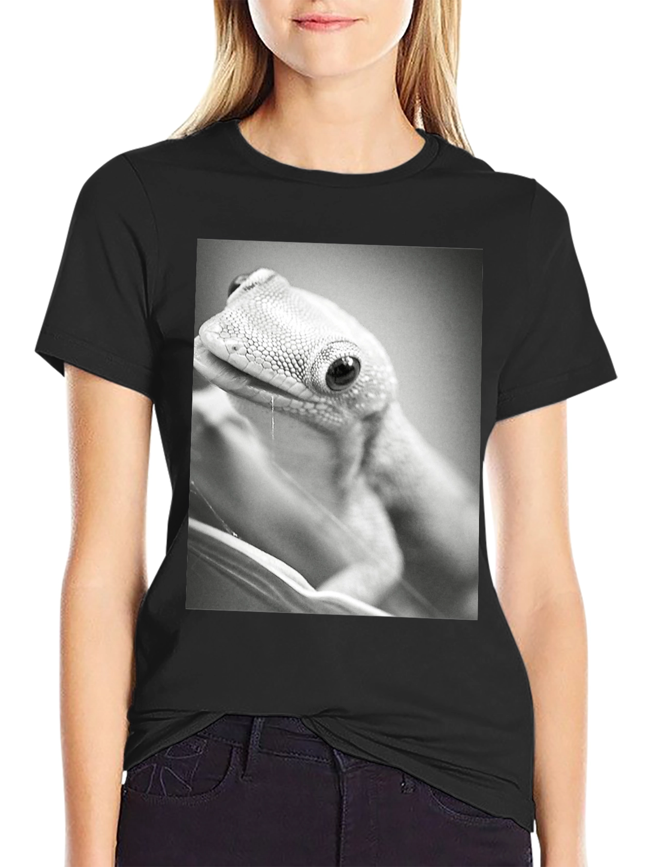 Gecko Print T-Shirt: Cool Reptile Graphic Tee