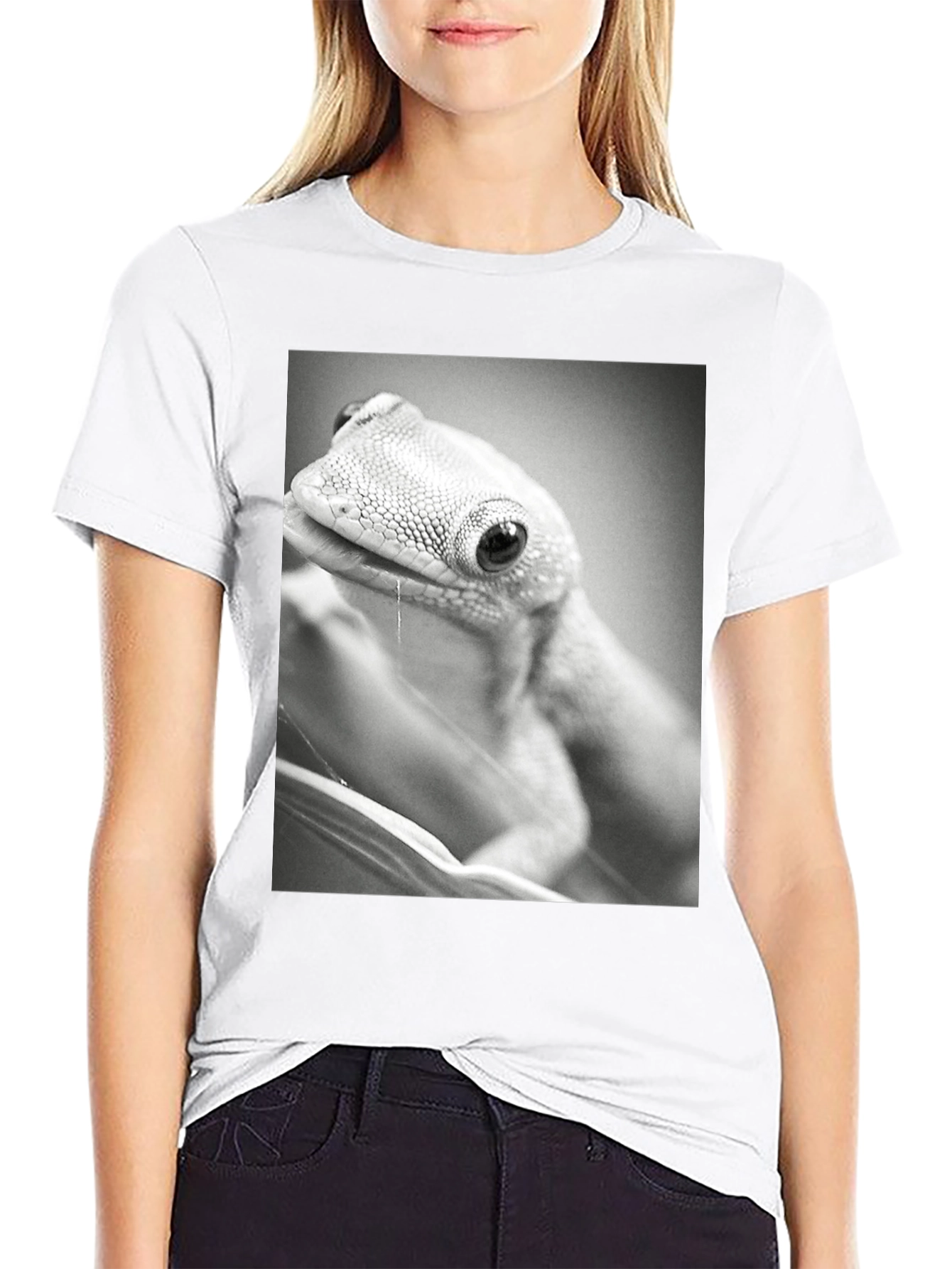 Gecko Print T-Shirt: Cool Reptile Graphic Tee