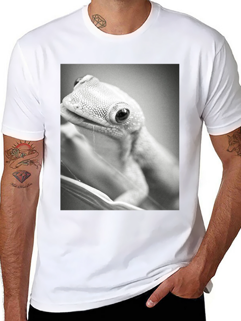 Gecko Print T-Shirt: Cool Reptile Graphic Tee