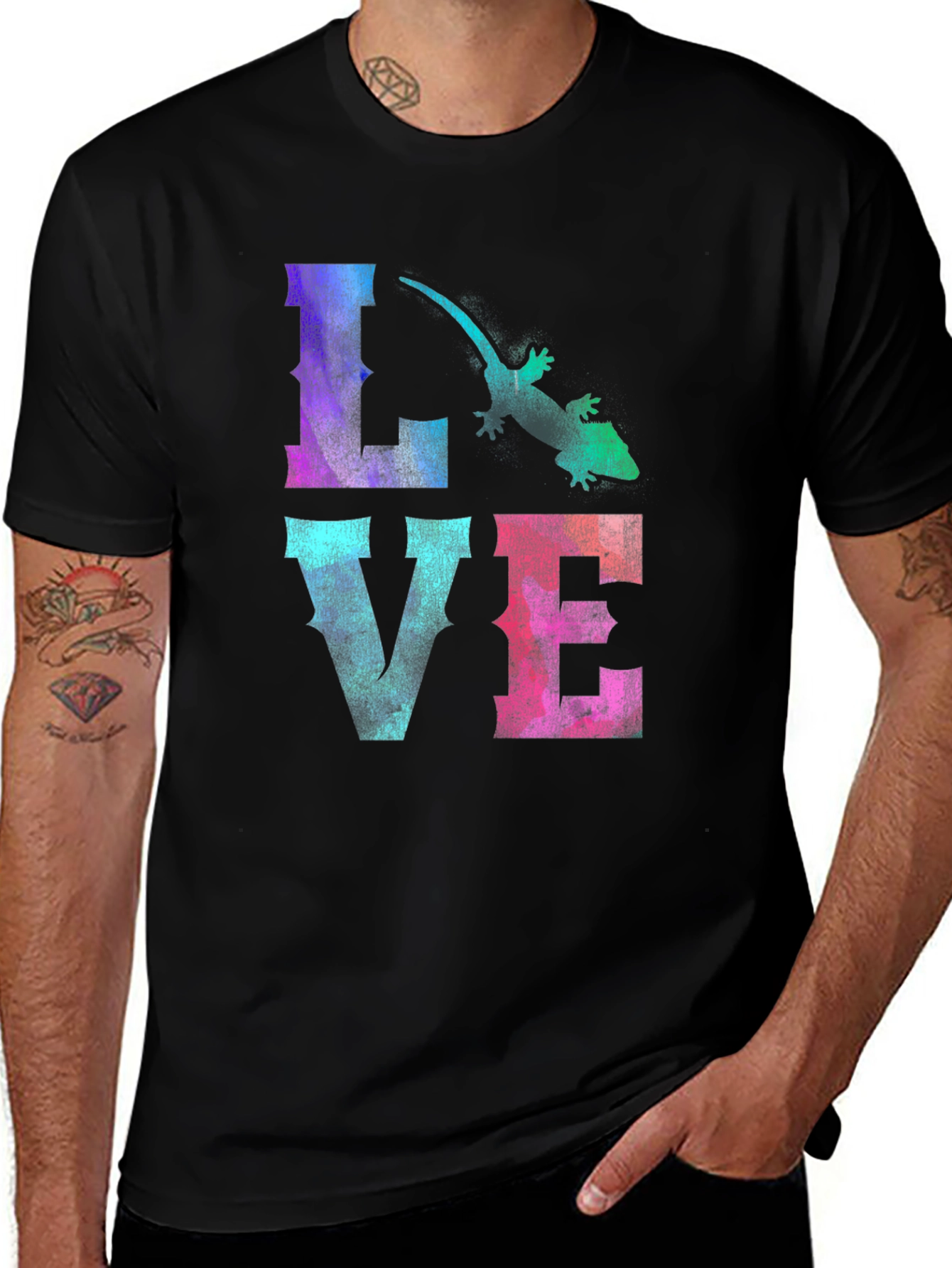 LOVE Gecko Lizard Graphic Tee - Cool Animal Print T-Shirt